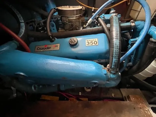 Slide: The Image of Tollycraft 34 Sundeck 1986 - 32