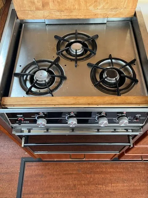 Slide: The Image of Tollycraft 34 Sundeck 1986 - 34