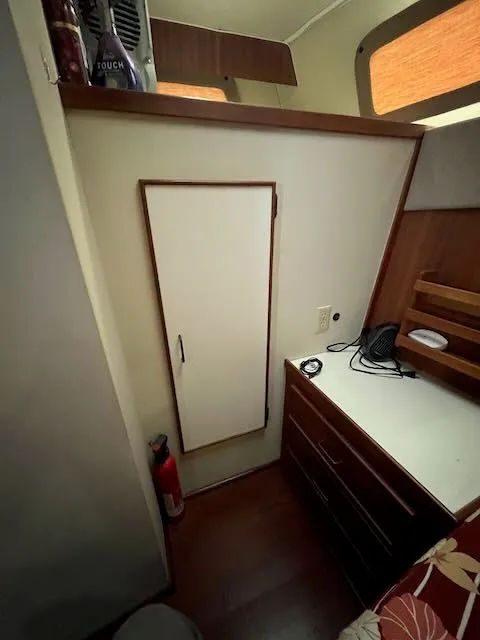 Slide: The Image of Tollycraft 34 Sundeck 1986 - 45