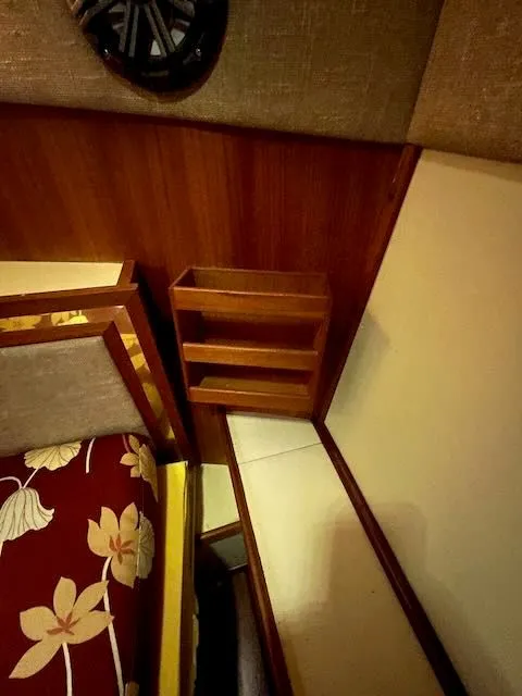 Slide: The Image of Tollycraft 34 Sundeck 1986 - 47