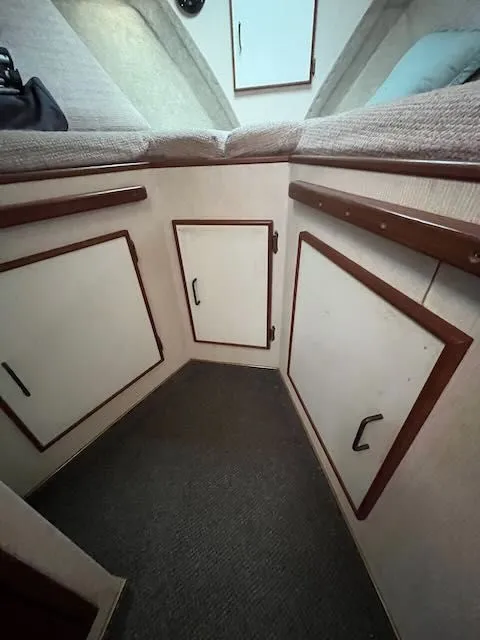 Slide: The Image of Tollycraft 34 Sundeck 1986 - 55