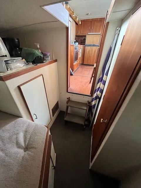 Slide: The Image of Tollycraft 34 Sundeck 1986 - 57