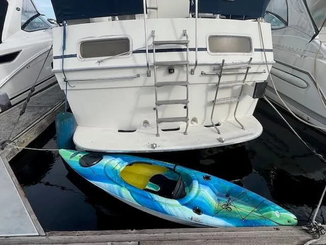 Slide: The Image of Tollycraft 34 Sundeck 1986 - 64