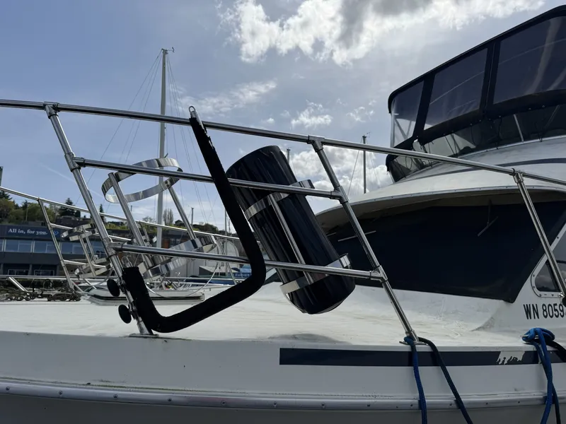 Slide: The Image of Tollycraft 34 Sundeck 1986 - 68