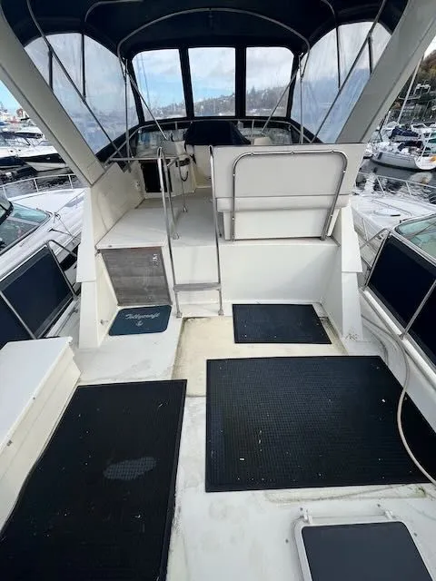 Slide: The Image of Tollycraft 34 Sundeck 1986 - 7