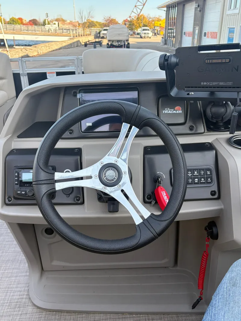 Slide: The Image of Sun Tracker SF 22 2024 - 12