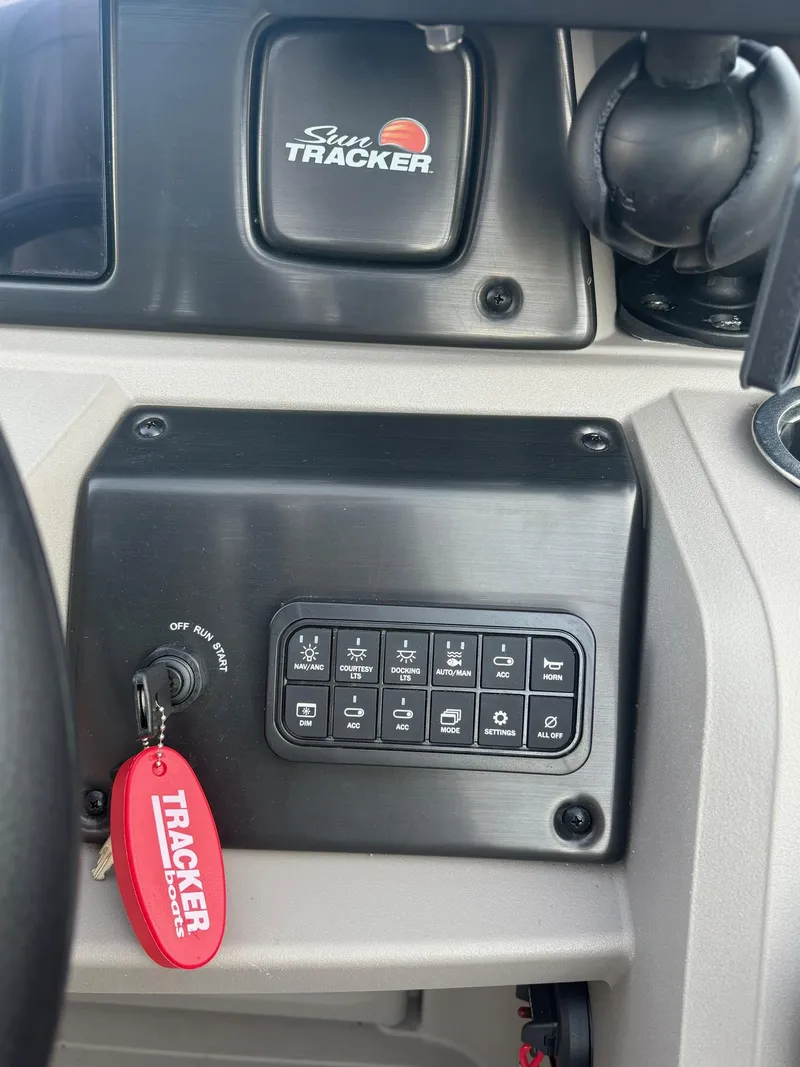 Slide: The Image of Sun Tracker SF 22 2024 - 13