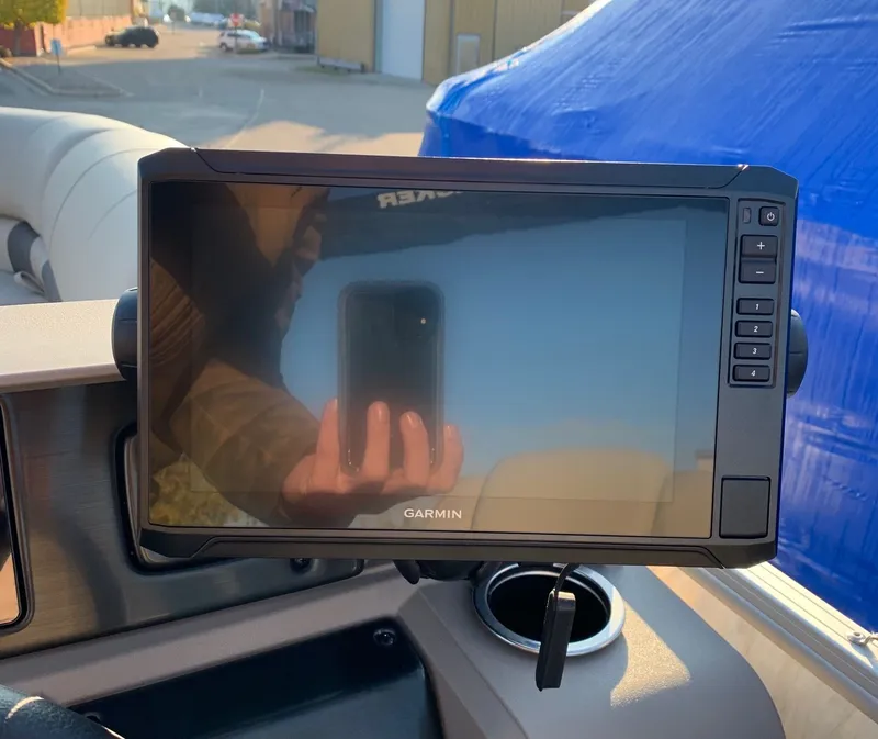 Slide: The Image of Sun Tracker SF 22 2024 - 14