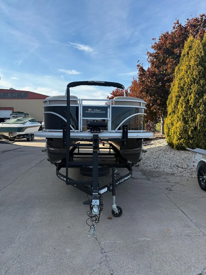 Slide: The Image of Sun Tracker SF 22 2024 - 15