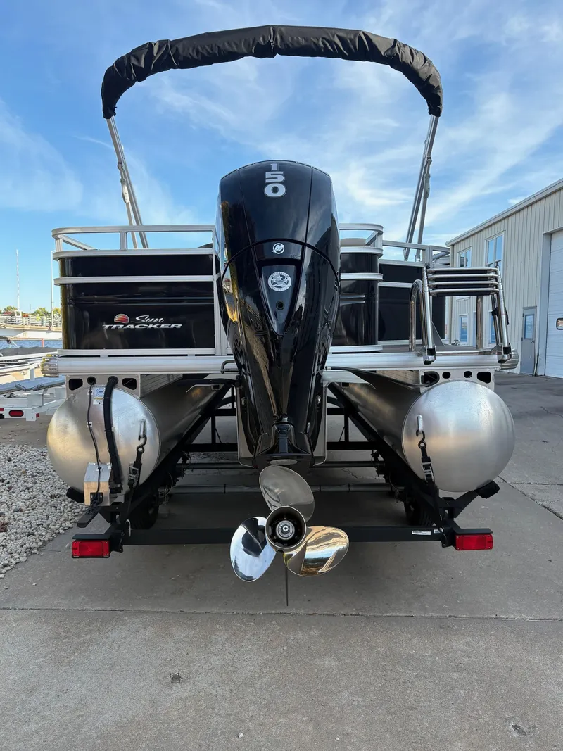 Slide: The Image of Sun Tracker SF 22 2024 - 4