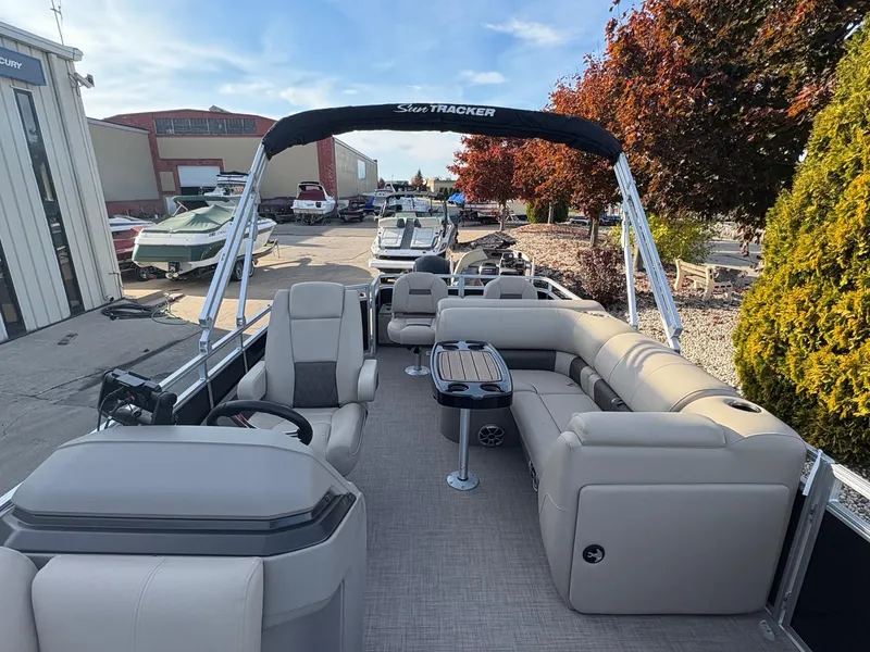 Slide: The Image of Sun Tracker SF 22 2024 - 5