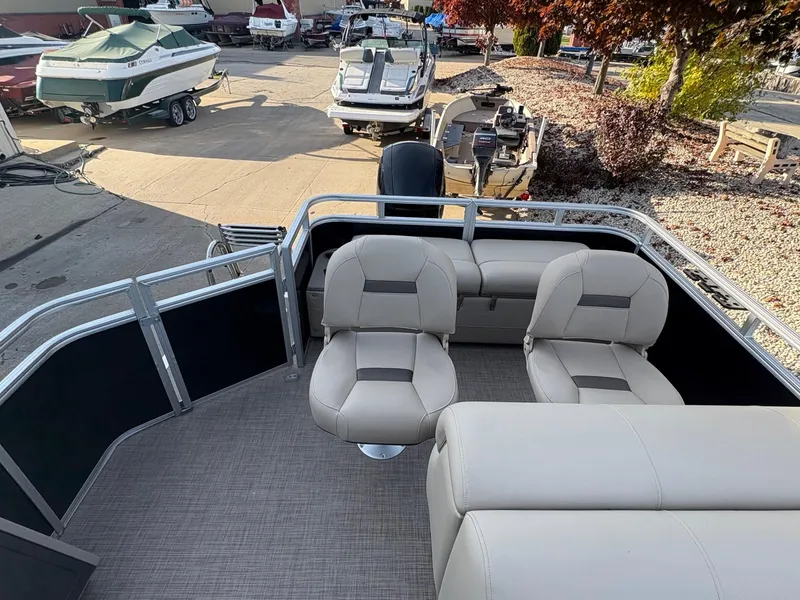 Slide: The Image of Sun Tracker SF 22 2024 - 6