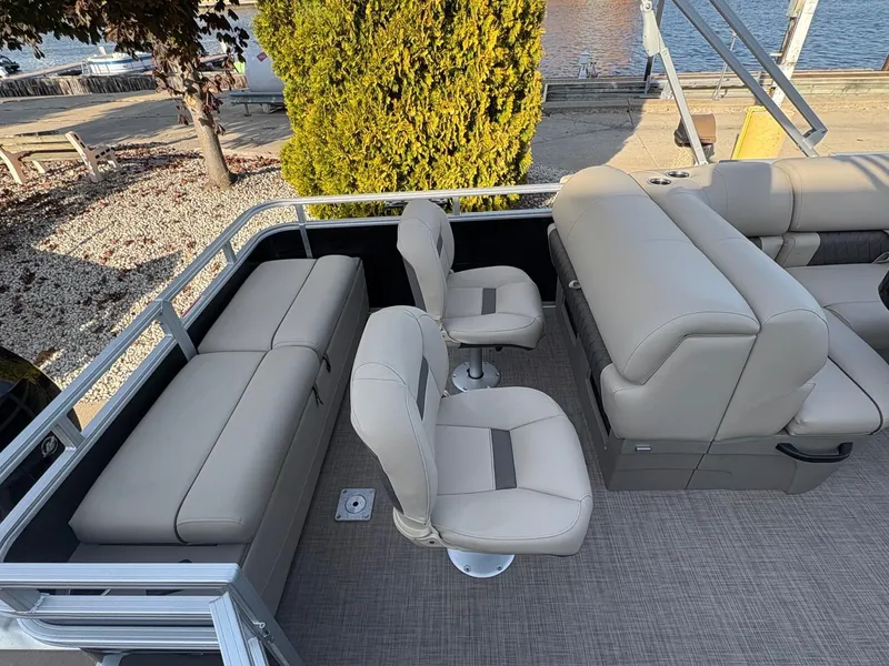 Slide: The Image of Sun Tracker SF 22 2024 - 7