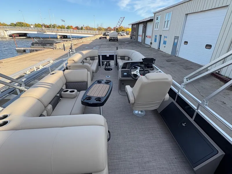 Slide: The Image of Sun Tracker SF 22 2024 - 8