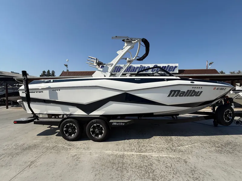 The Image of Malibu Wakesetter 25 LSV 2022 - 1