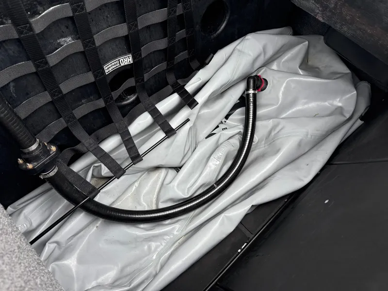 Slide: The Image of Malibu Wakesetter 25 LSV 2022 - 15