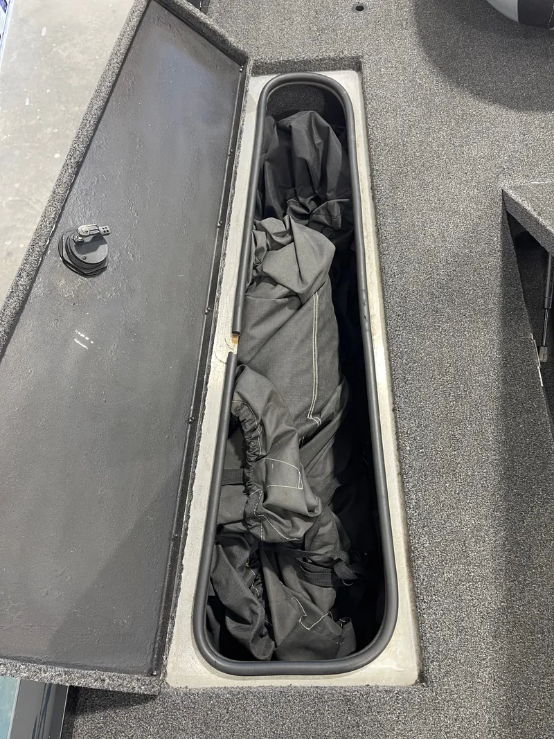 Slide: The Image of Lowe Stinger 180 2016 - 14