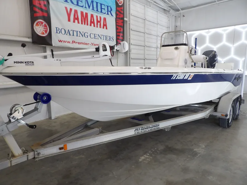 Slide: The Image of NauticStar 2200 2010 - 3