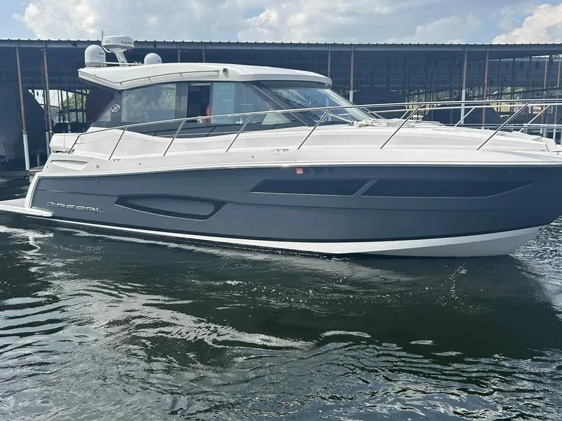 The Image of Regal 38 GRAND COUPE 2021 - 1