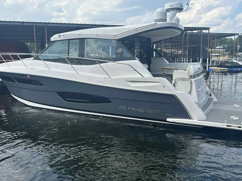 Slide: The Image of Regal 38 GRAND COUPE 2021 - 7