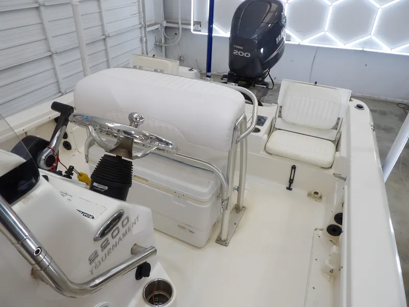 Slide: The Image of NauticStar 2200 2010 - 17