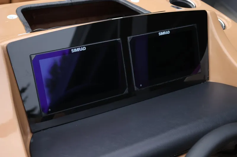 Slide: The Image of Dual Simrad displays on 2026 Harris Solstice 250 SL dashboard. - 49