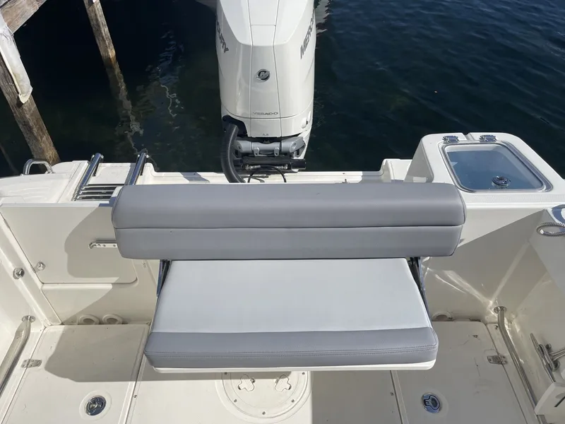 Slide: The Image of Boston Whaler 230 Outrage 2024 - 13