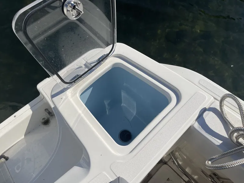 Slide: The Image of Boston Whaler 230 Outrage 2024 - 14