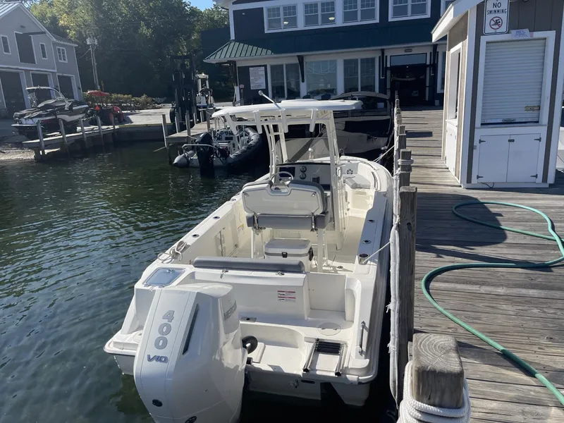 Slide: The Image of Boston Whaler 230 Outrage 2024 - 7