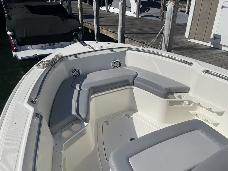 Slide: The Image of Boston Whaler 230 Outrage 2024 - 8
