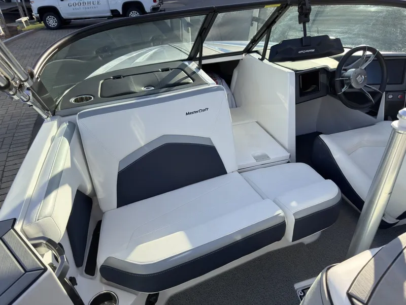 Slide: The Image of MasterCraft ProStar 2025 - 15