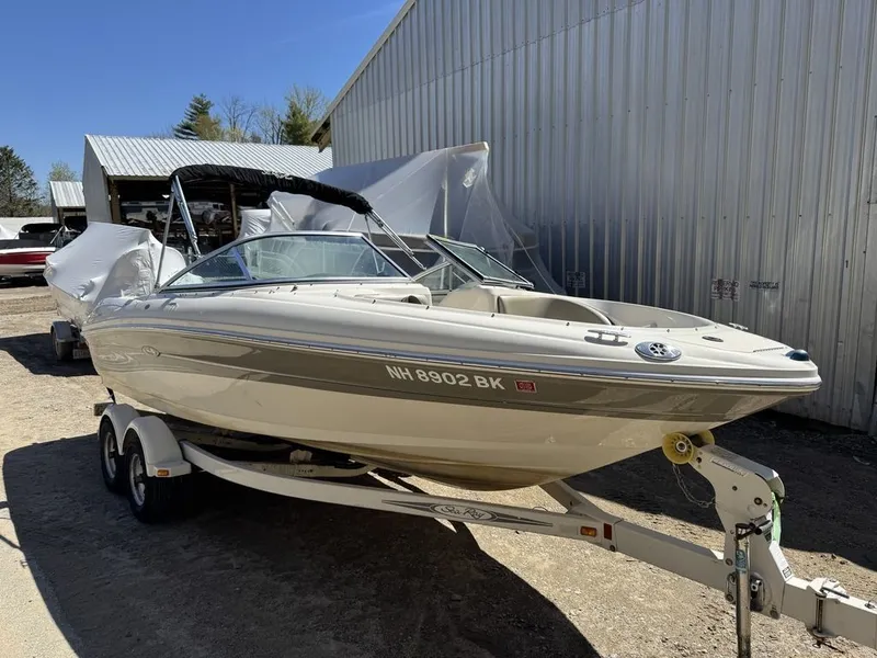 Slide: The Image of Sea Ray 200 Sport 2005 - 1