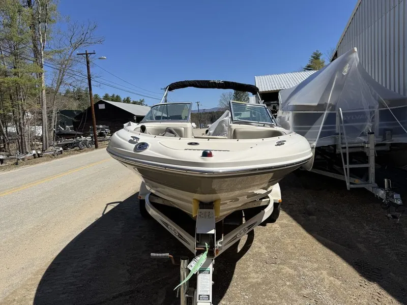 Slide: The Image of Sea Ray 200 Sport 2005 - 3