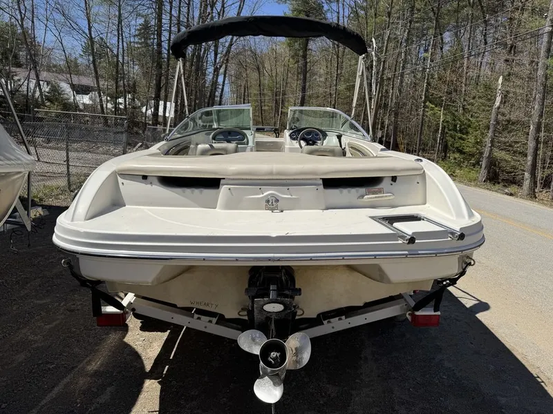 Slide: The Image of Sea Ray 200 Sport 2005 - 6