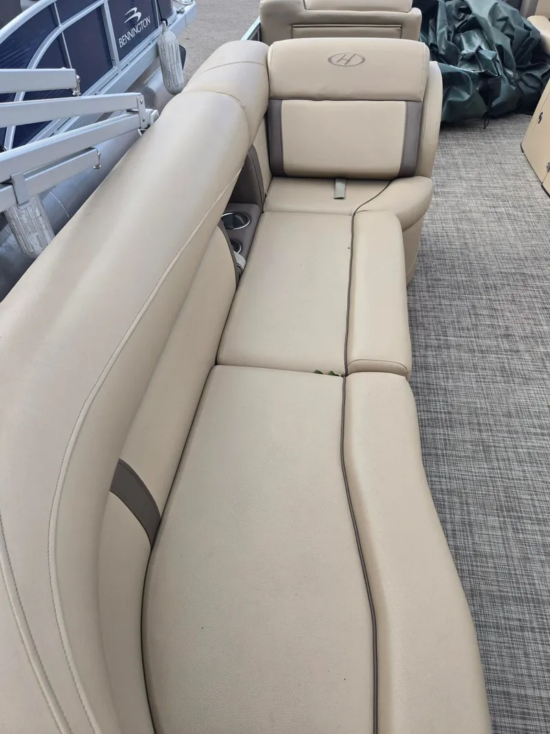 Slide: The Image of Harris Cruiser 210CX CW 2019 - 13