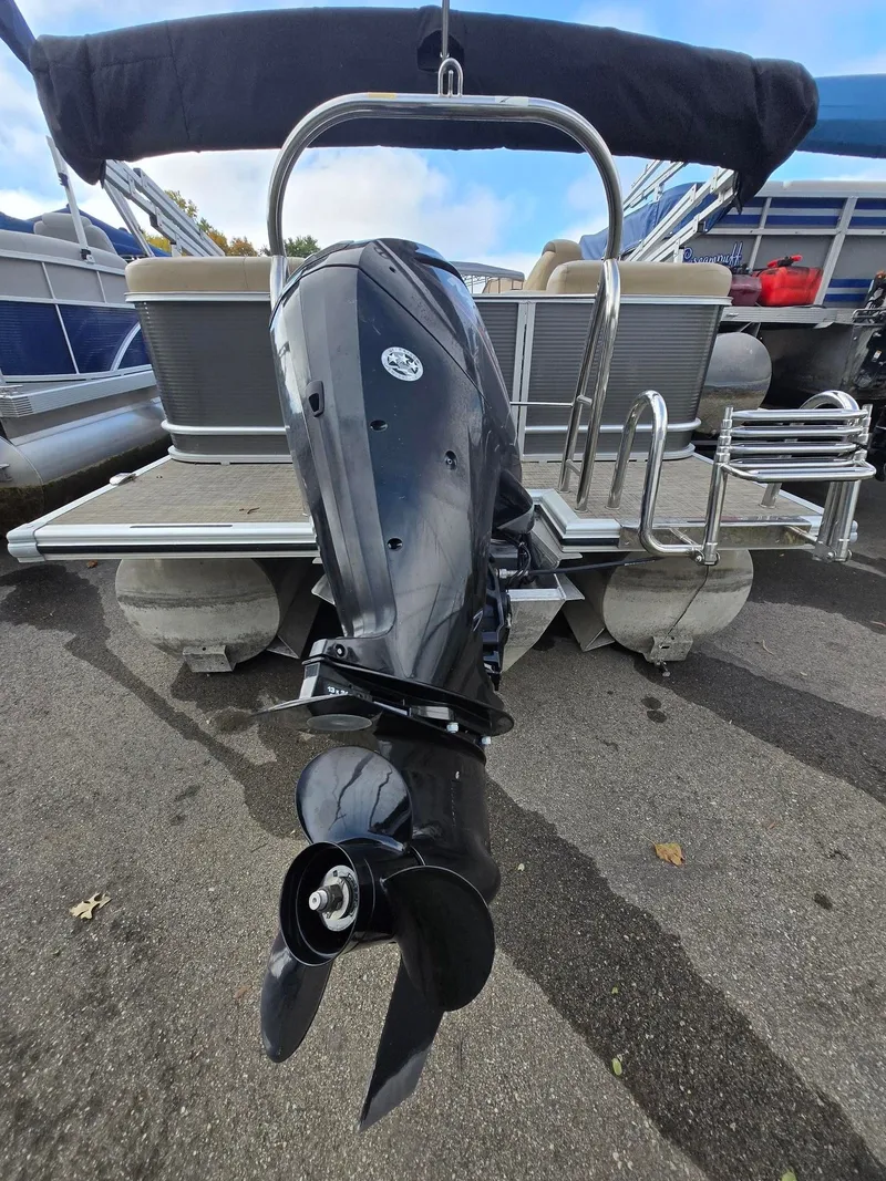 Slide: The Image of Harris Cruiser 210CX CW 2019 - 4
