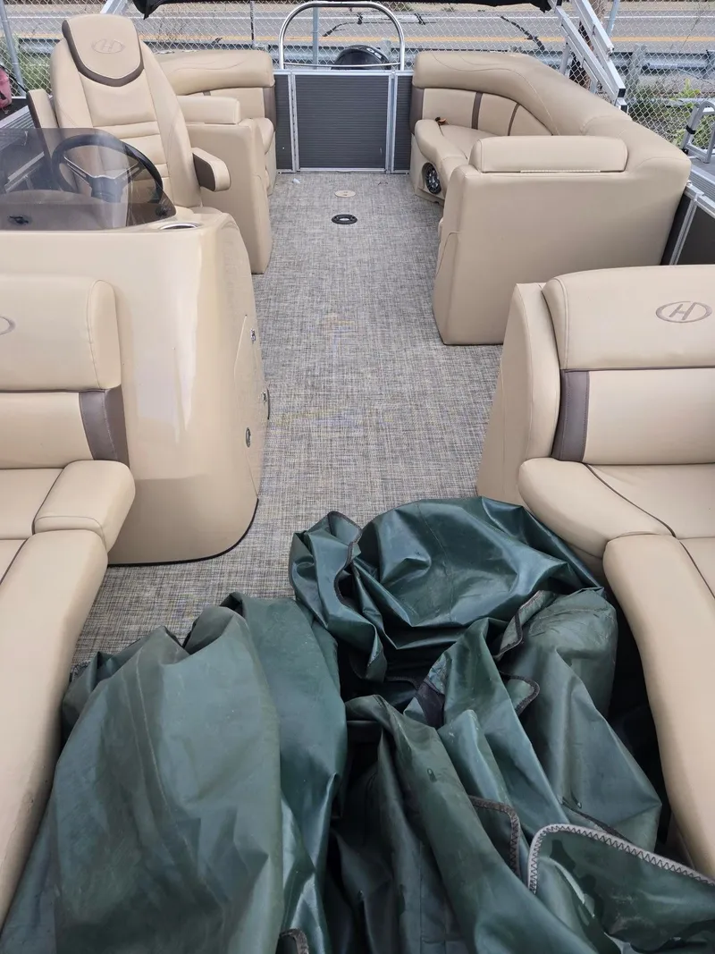 Slide: The Image of Harris Cruiser 210CX CW 2019 - 5