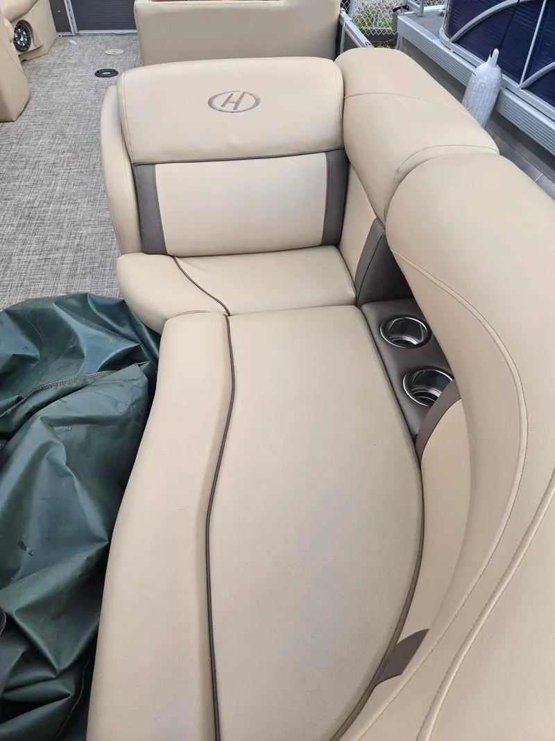 Slide: The Image of Harris Cruiser 210CX CW 2019 - 7