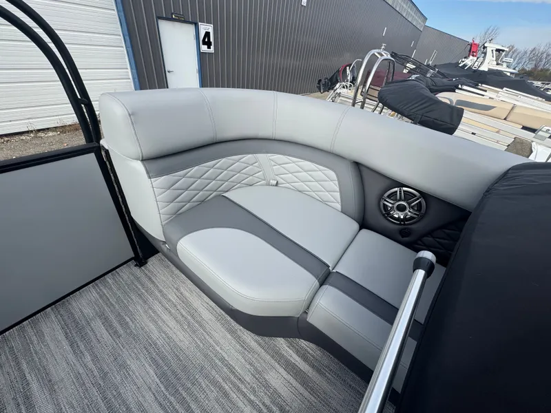 Slide: The Image of Monaco 275SBQ 2026 - 12