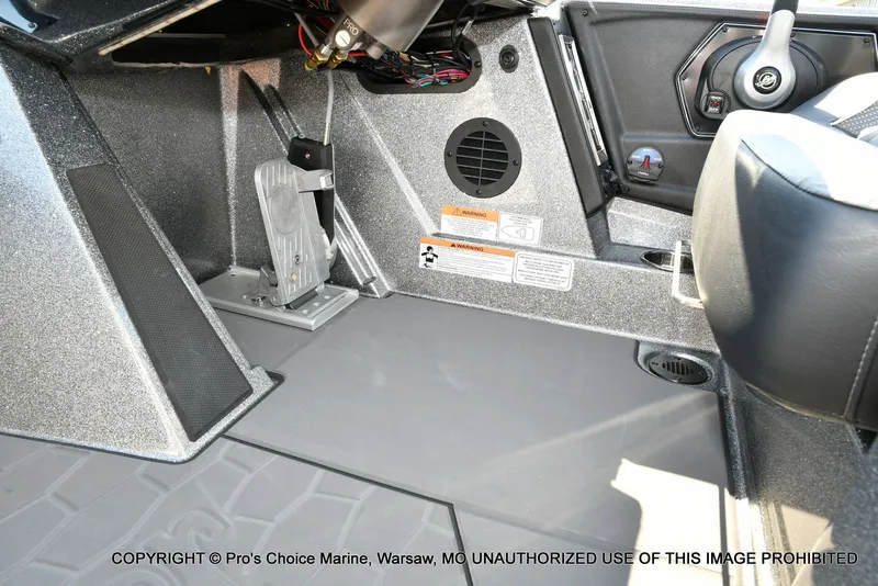 Slide: The Image of Ranger Z521R Dual Console 2026 - 47