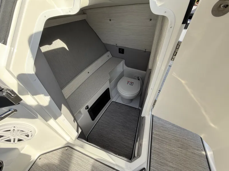 Slide: The Image of Cobalt R8 2026 - 1063