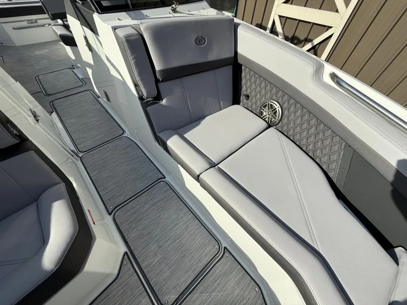 Slide: The Image of Cobalt R8 2026 - 1073