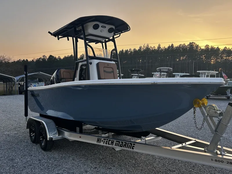 Slide: The Image of Sea Pro 202 Center Console 2026 - 7