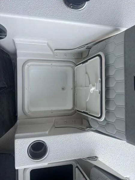 Slide: The Image of Carolina 24 Ultra Elite 2026 - 24