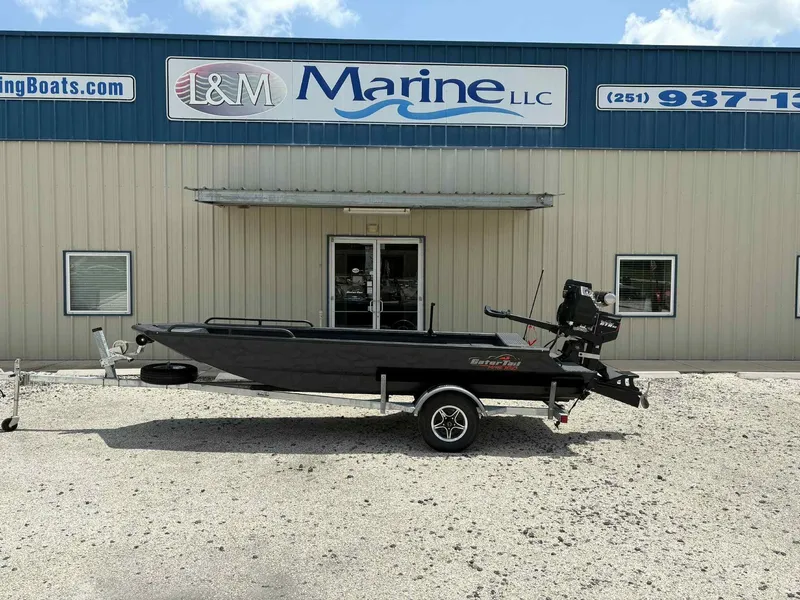 Slide: The Image of Gator-Tail Savage Mid Deck Series 1750 2025 - 1