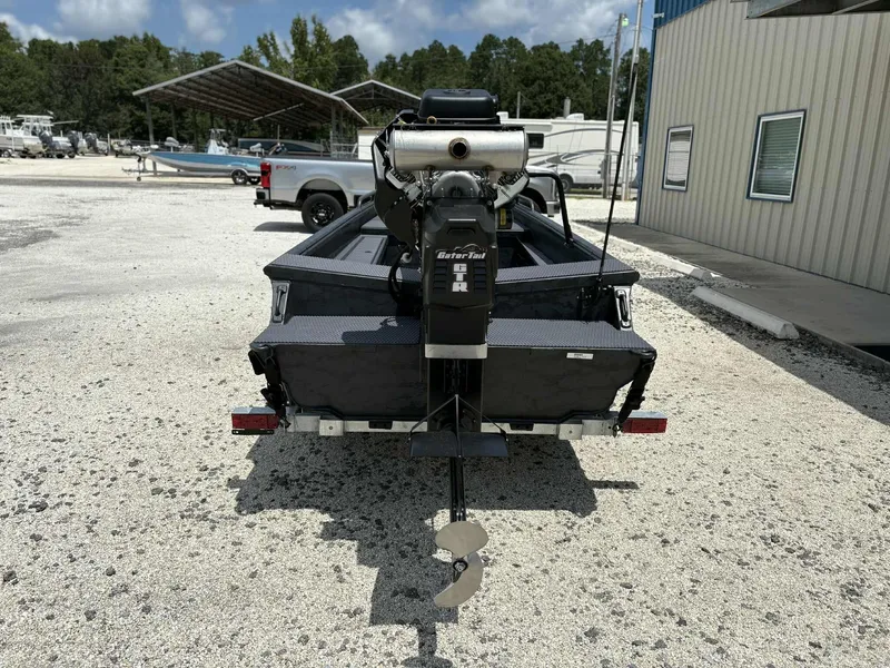 Slide: The Image of Gator-Tail Savage Mid Deck Series 1750 2025 - 4