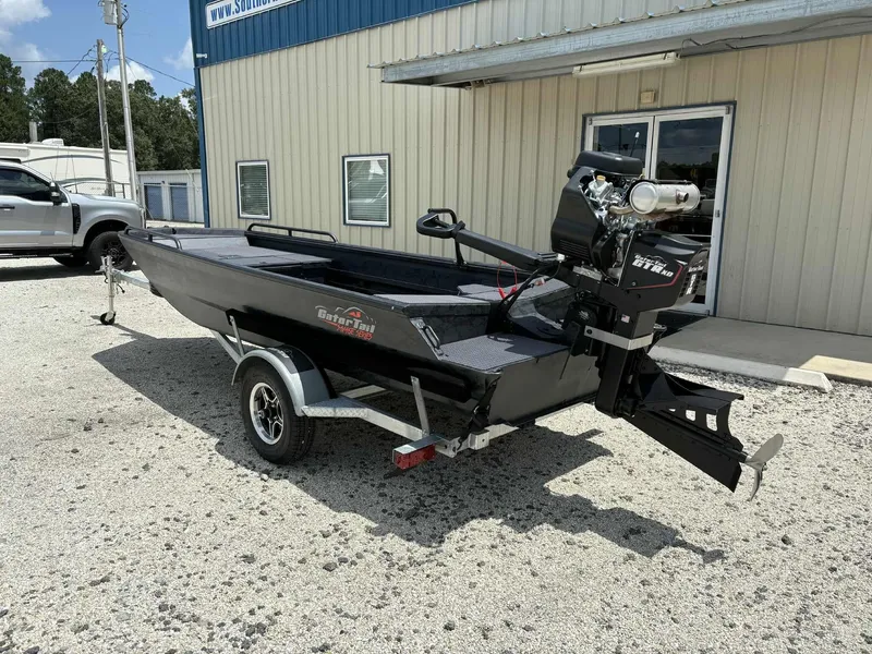 Slide: The Image of Gator-Tail Savage Mid Deck Series 1750 2025 - 6