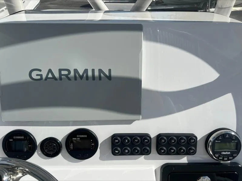 Slide: The Image of Blazer Bay 2400 2025 - 17