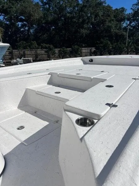 Slide: The Image of Blazer Bay 2400 2025 - 4