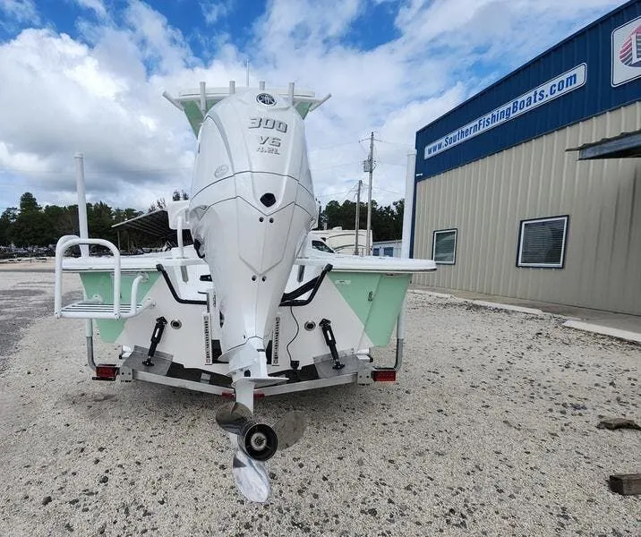 Slide: The Image of Blazer Bay 2400 2025 - 5